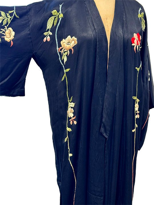 1940's HAND EMBROIDERED KIMONO - Burning Torch Online Boutique