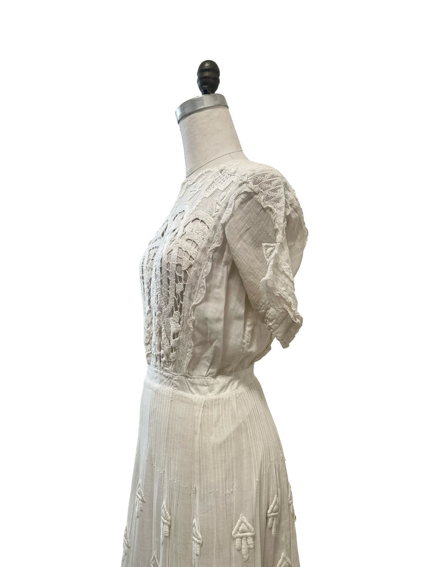 Vintage Lace Embroidered Dress - Burning Torch Online Boutique